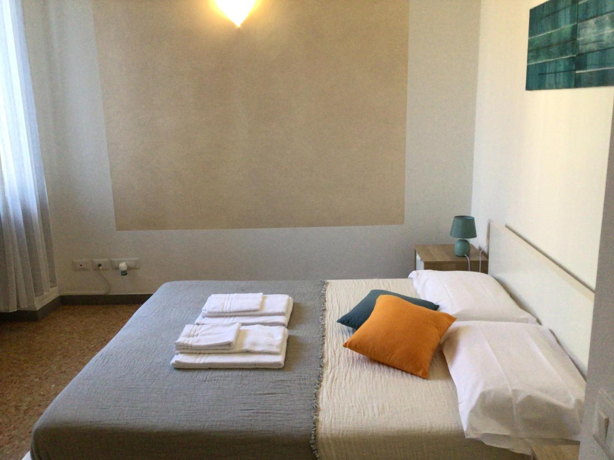 Affittacamere A Due Passi Da Giulietta-casa Montecchi